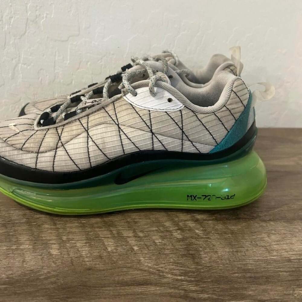 Nike MX-720-818 Size 8 White Ghost Green Sneakers CT1266-101